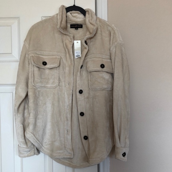 COPY - Plush jacket - Picture 1 of 4